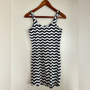 Billabong Black & White Chevron Dress - Size Small